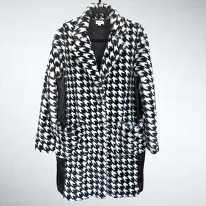 POL Faux Fur Houndstooth Coat Size S